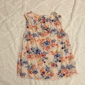 Cute flower pattern blouse, great condition
